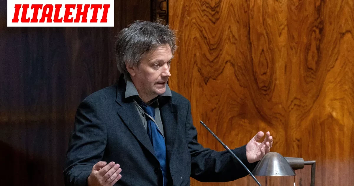 Kirja: Teemu Keskisarjalle ei myyty Alkossa – Avustaja haki käskystä ”täyden lastin”