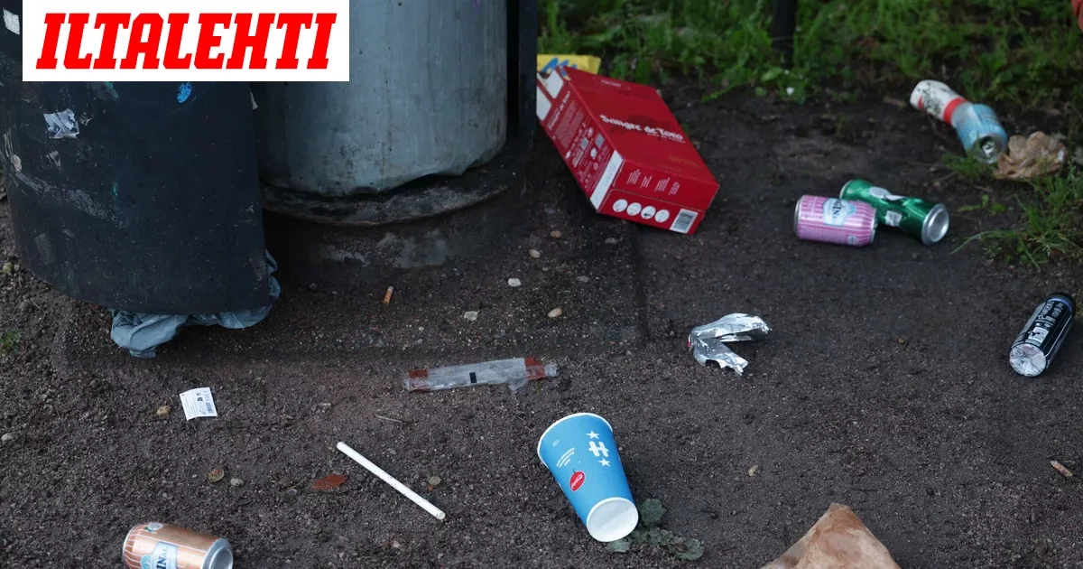 Helsingin puistoissa juhlittiin villisti – Tällainen näky odotti aamulla