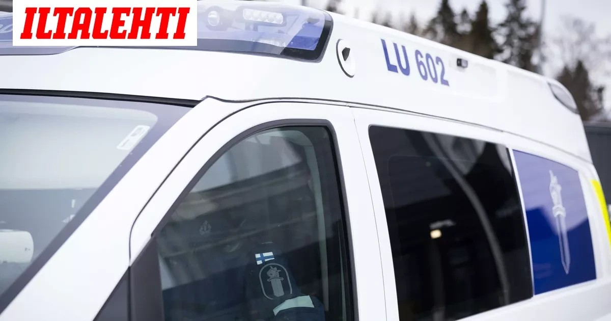 VBL: Epäily: Mustasaaressa itse tehty pommi koulun pihalla