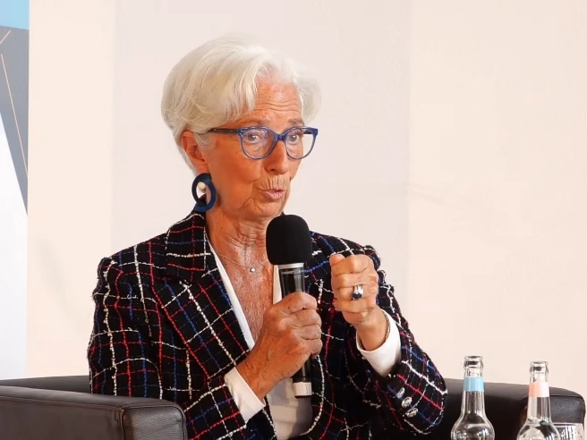 Bce: con la guerra inflazione ben sopra il 2% anche nel 2027, migliora la crescita dell’eurozona ma con molte incognite