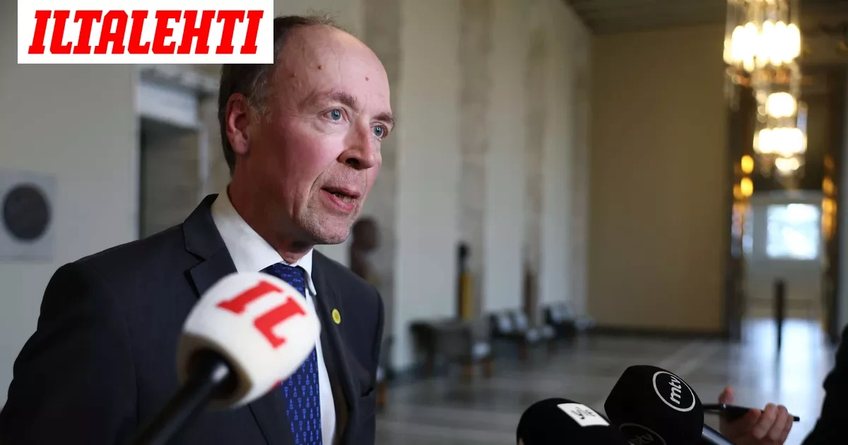 Pelttari kävi eduskunnassa – Halla-aho: ”Kova ja vakava rikosnimike”
