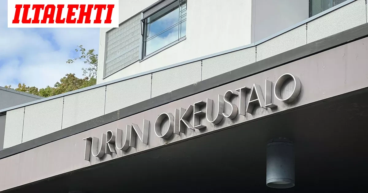 Mies, 64, asui äitinsä ruumiin kanssa Turussa