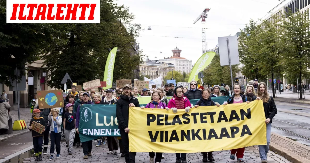 Suurmielenosoitus Helsingin keskustassa – Tästä oli kyse