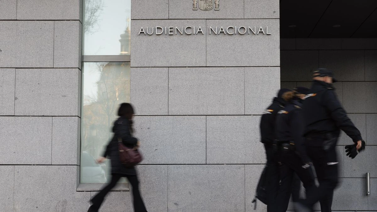 El juez deja en libertad al principal prestamista del caso Plus Ultra pero le prohíbe salir de España