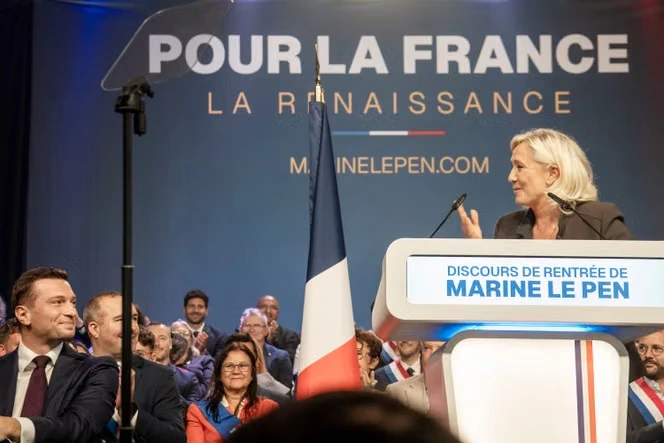 Le RN prend ses distances avec la Russie sans clarifier sa position sur l’Ukraine, un exercice d’équilibriste à l’approche de l’élection présidentielle de 2027