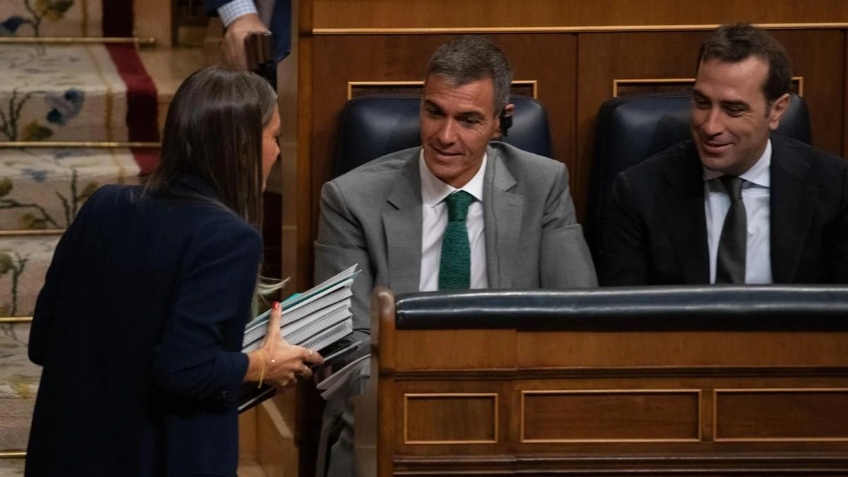 El Gobierno negocia contra reloj concesiones fiscales a Junts para aprobar el martes el decreto de vivienda
