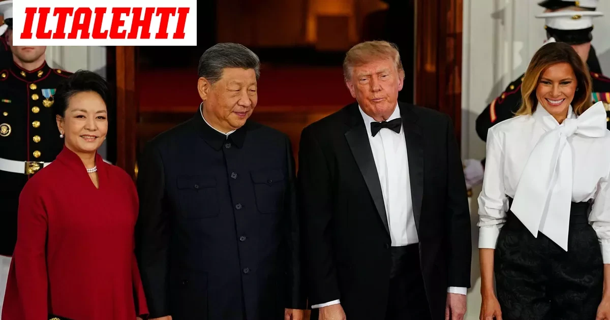 Trump esitteli Bidenia pilkkaavaa ”muotokuvaa” Xi Jinpingille