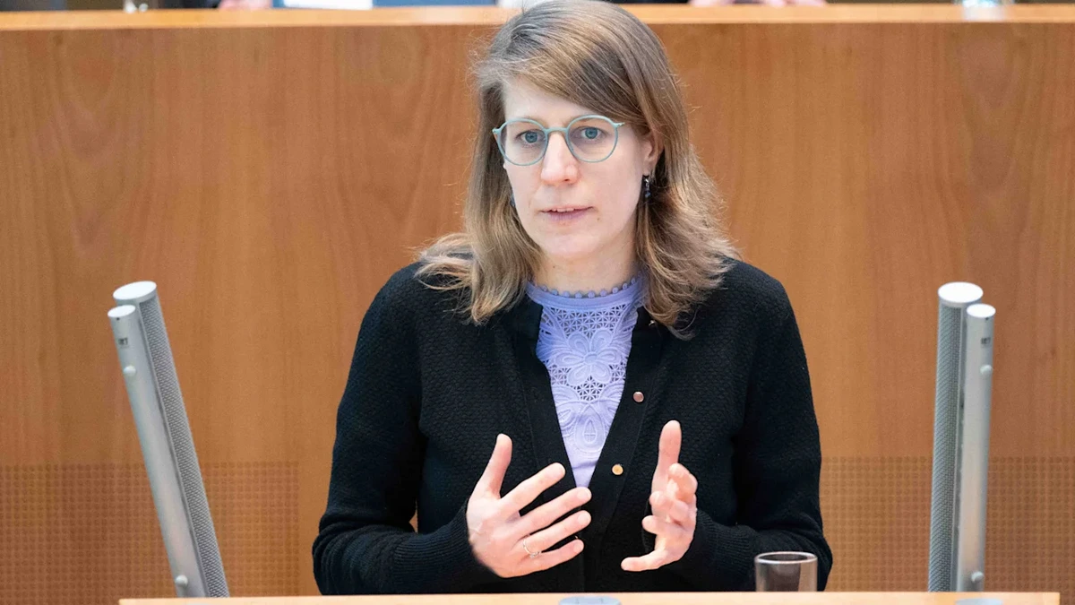 Grünen-Ministerin scannt 56.000 abgelehnte Migranten auf Straftaten