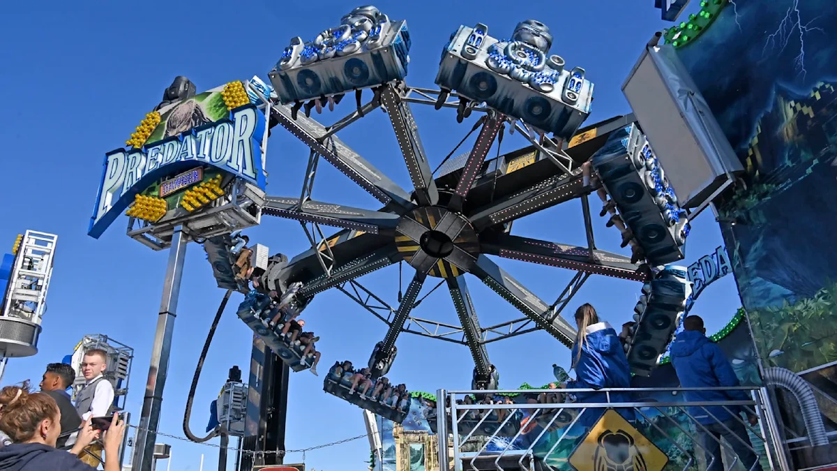 Kopfüber in Karussell gefangen: Erster Schock auf dem Oktoberfest