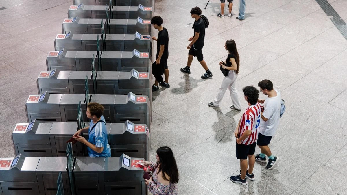 Renfe permitirá llevar el abono y los billetes de transporte en el iPhone a partir del año que viene