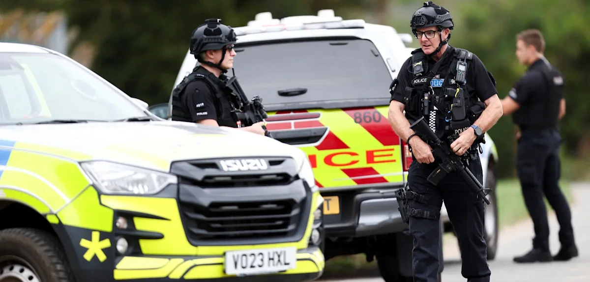 Bei Militärbasis – Fünf Männer wegen mutmaßlicher Anschlagsvorbereitung in Großbritannien  festgenommen