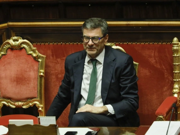 Giorgetti: «La volontà del governo è rendere strutturale l’abolizione del bollo auto»
