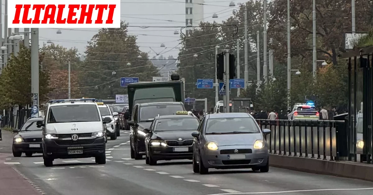 Liikennekaaos Helsingin keskustassa