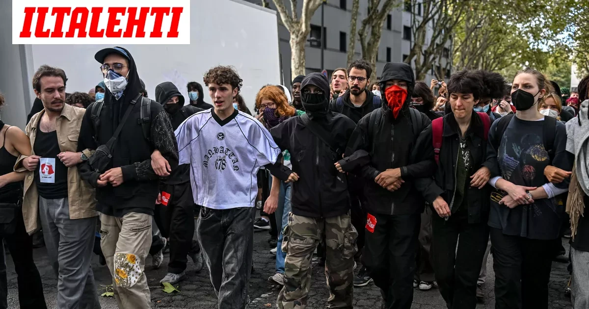 Ranskassa repesi raivo – Kouluja tulessa, kymmeniä poliiseja loukkaantunut