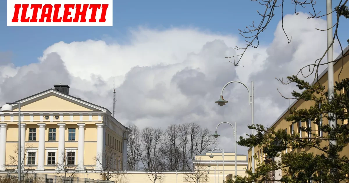 Uutuuskirja nostaa esiin 1980-luvun ulkoministeriön sovinismin: ”Ne vaan rupeaa odottamaan lapsia”