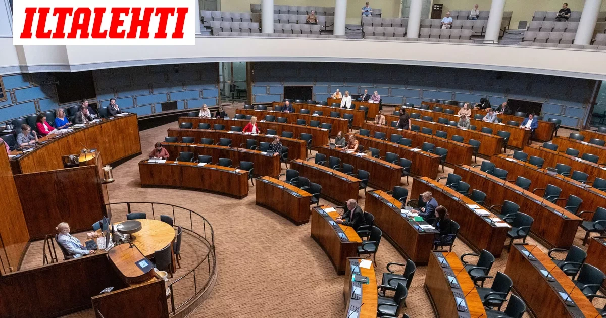 IL:n tiedot: Kansanedustajat salaiseen kokoukseen – Syynä epäillyt koteihin tunkeutumiset