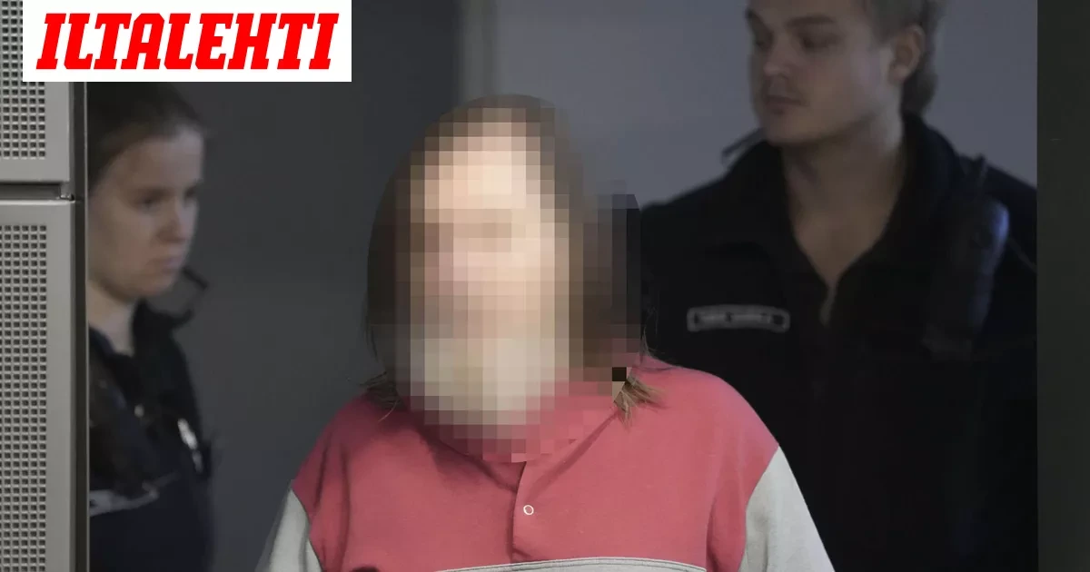 Taposta syytetty oikeuden eteen, näin hän käyttäytyy